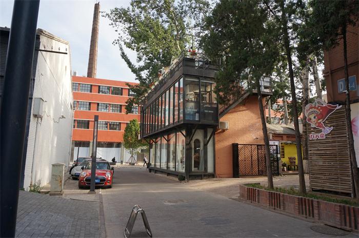 北京798一個從【舊廠房創(chuàng)意出來的藝術區(qū)】(圖12)