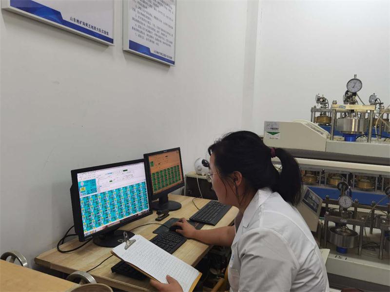 公司同002A：土工試驗(yàn)甲級，可以承擔(dān)甲級及以下工程勘察資格所能承擔(dān)工程勘察項(xiàng)目的土工試驗(yàn)任務(wù)； 聯(lián)系人：任玲，電話：18653883892(圖3)