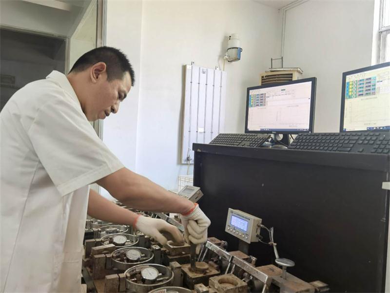 公司同002A：土工試驗(yàn)甲級，可以承擔(dān)甲級及以下工程勘察資格所能承擔(dān)工程勘察項(xiàng)目的土工試驗(yàn)任務(wù)； 聯(lián)系人：任玲，電話：18653883892(圖2)